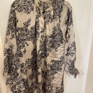 H&M Black Floral Print Cream Cape